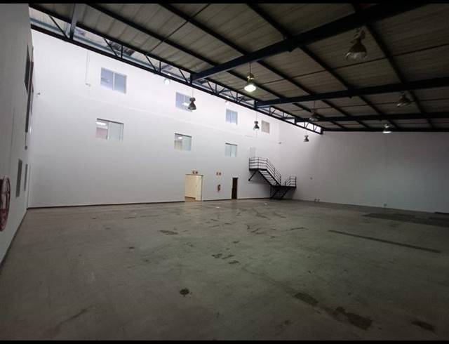 INDUSTRIAL PROPERTY TO RENT IN STRYDOM PARK